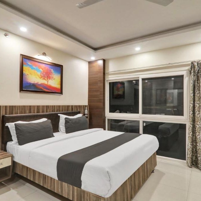 Super Townhouse Kankarbagh Formerly Kunwar Alcajars