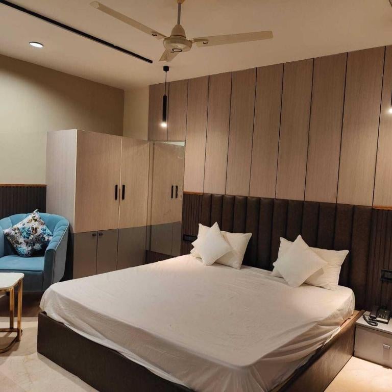 Super Townhouse Oak Hisar