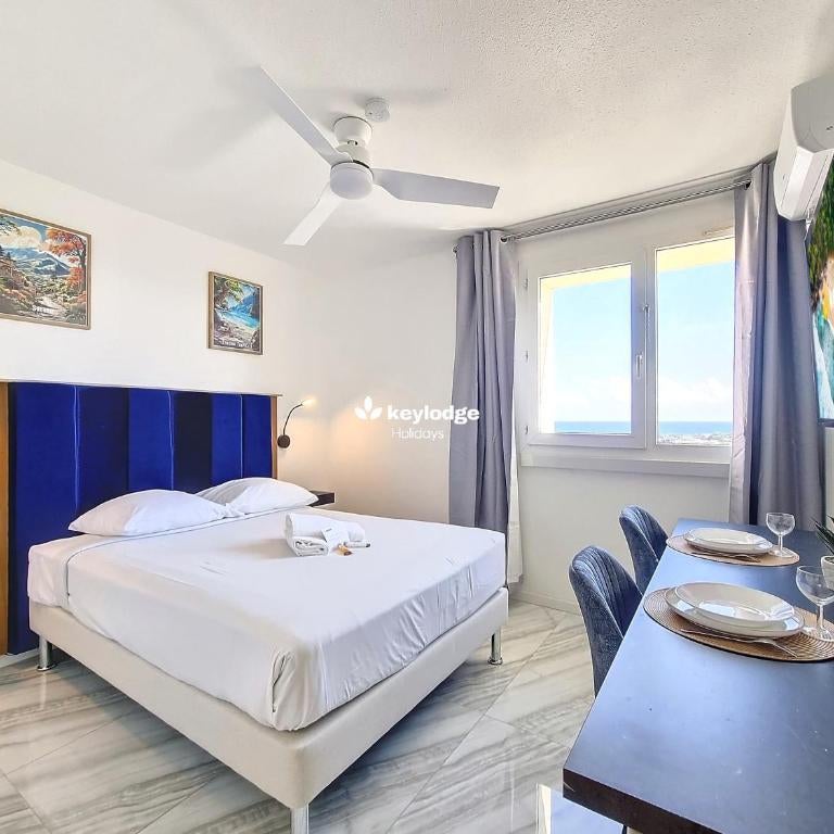 Le Lauréat - studio proche des commodités - Sainte-Clotilde Thumbnail