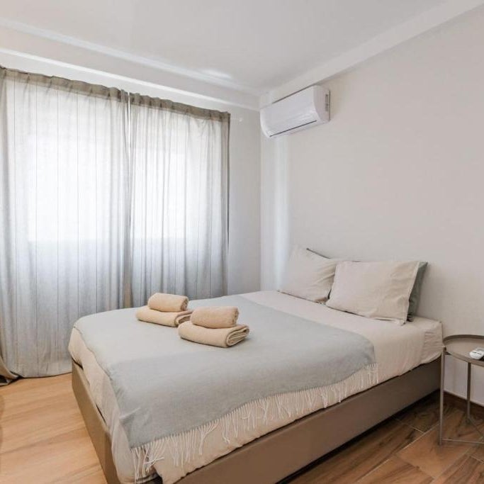 Lovely studio fully equipped near subway N1 Thumbnail