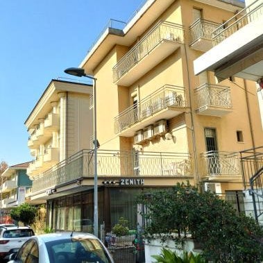 Hotel Zenith