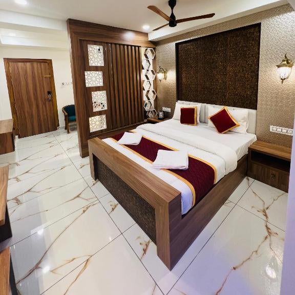 Shanthi Tourist Home