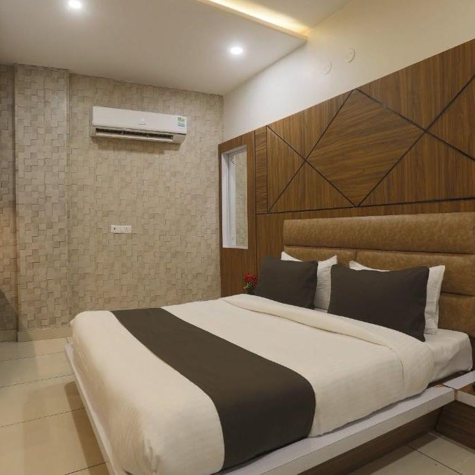 Super Townhouse Model Town Rohtak Formerly Hotel Tathastu