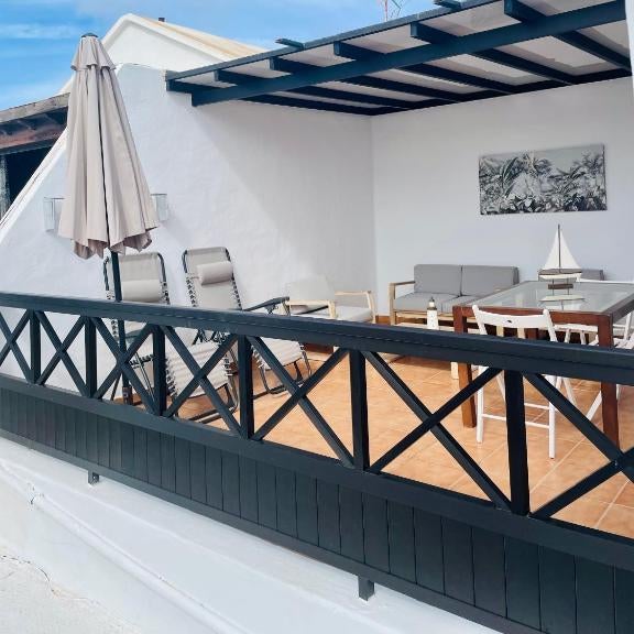 Apartamento con amplia terraza en la playa