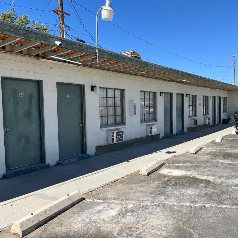 Carl's Motel Thumbnail