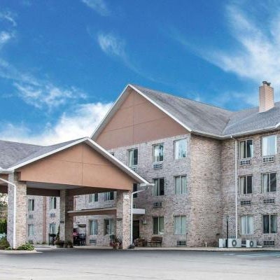 Comfort Inn Whitehall Near Michigan's Adventure Thumbnail