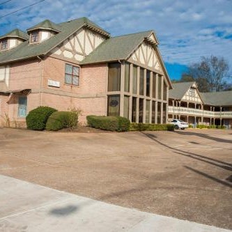 Victorian Inn & Suites Thumbnail