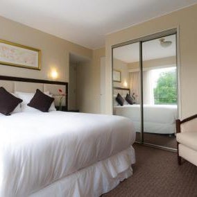 Roosevelt Hotel & Suites