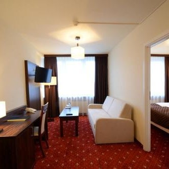 Hotel PZMot Thumbnail