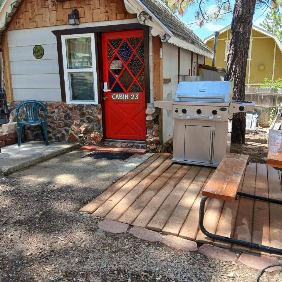 Big Bear Lake - Tulip Lane Cabin #23 - Micro Cabin Thumbnail