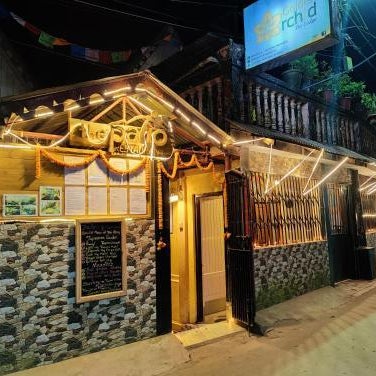Golden Orchid-The Lodge