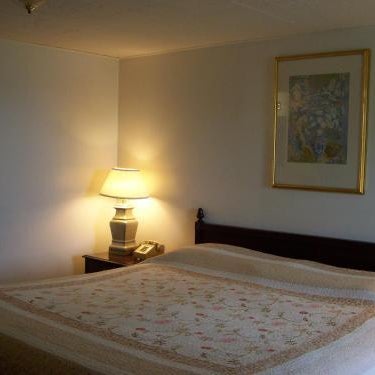 Golden Knight Inn and Suites Thumbnail