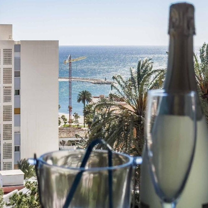Apartamento acogedor, terraza, piscina y mar