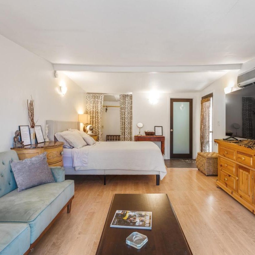 Private Studio City Guest House Thumbnail