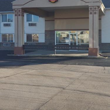 Super 7 Inn Tecumseh Thumbnail