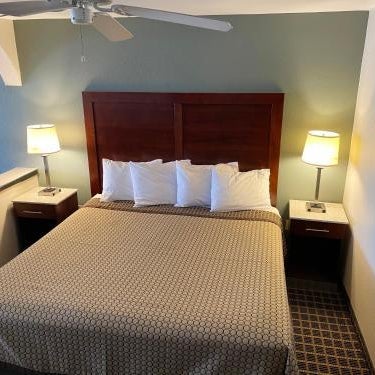 Great Western Inn & Suites Thumbnail