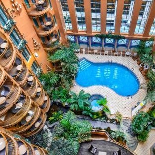 Hôtel Palace Royal Centre-Ville Québec par JARO Thumbnail