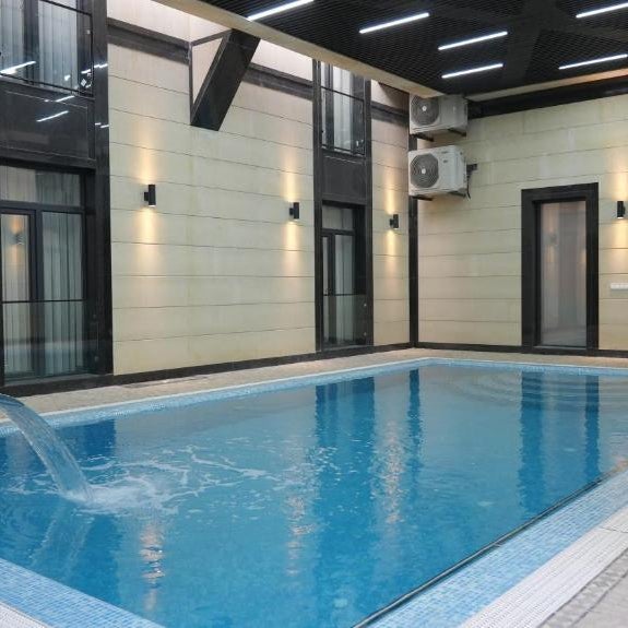 Avant Express Hotel Pool&Spa Thumbnail
