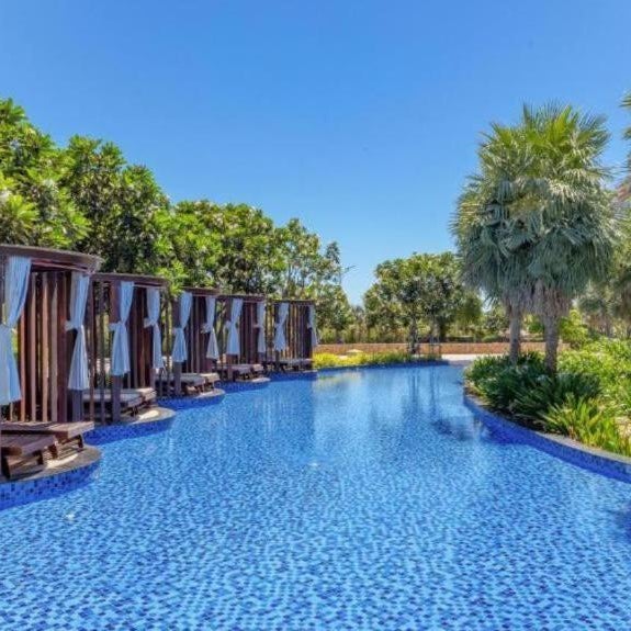 Phoenix Pool & Golf View Villa Cam Ranh