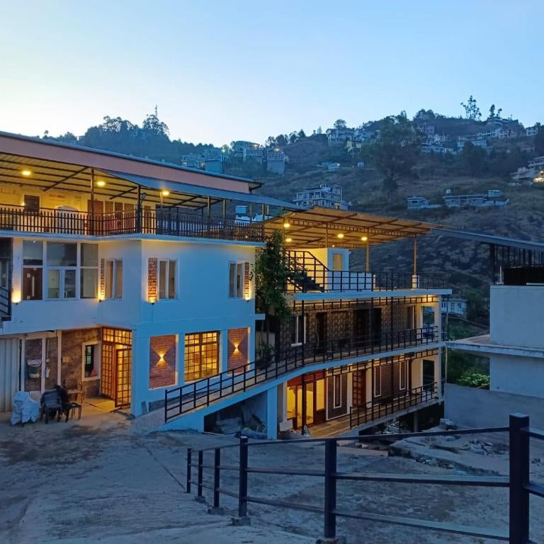 MISTY VALLEY INN