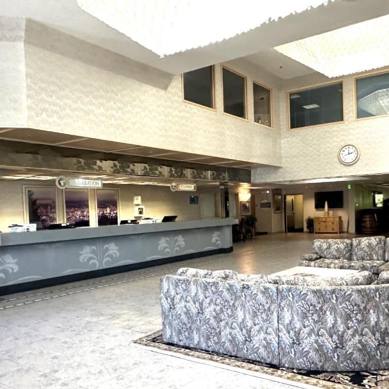 Sojourn Suites Portland Airport Thumbnail