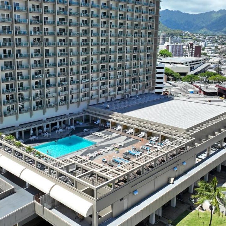 Ocean View Room at Ala Moana Hotel- Fees include Thumbnail