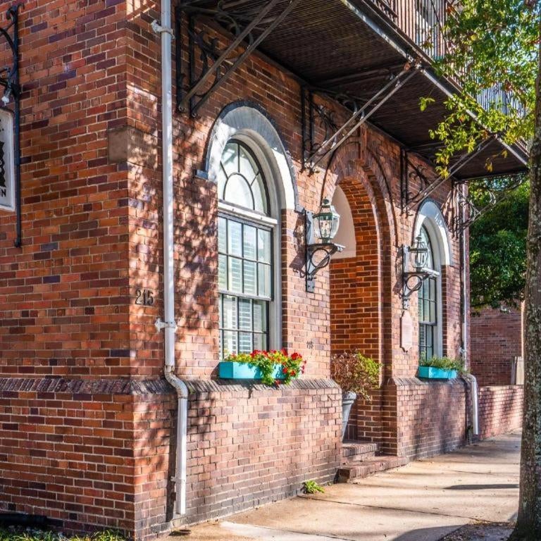 The Front Street Inn Thumbnail