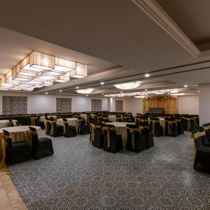 Regenta Inn Downton Raipur 200m from Railway station