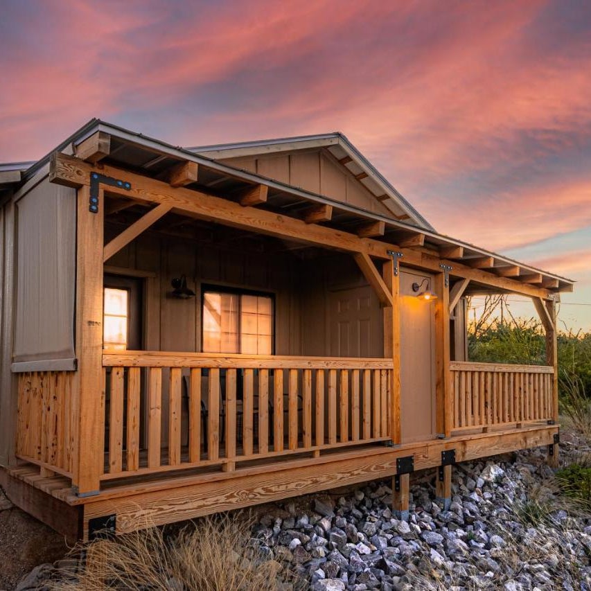 Miners Cabin #2 - King Bed - Accessible Room - Private Balcony