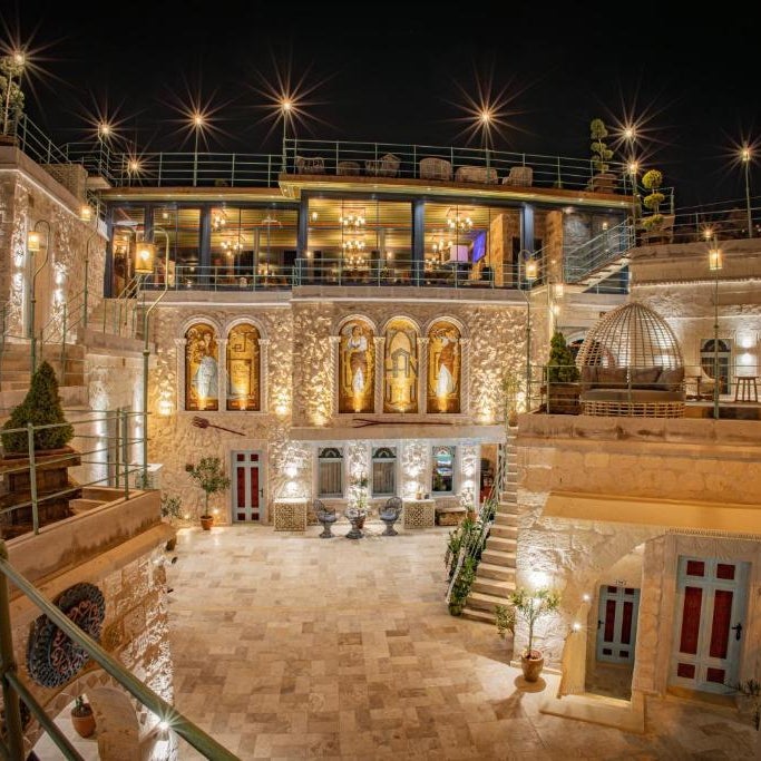Han Cave Suites Thumbnail