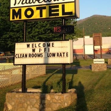 Travelowes Motel - Maggie Valley Thumbnail