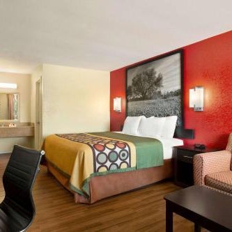 Super 8 by Wyndham Corsicana Thumbnail
