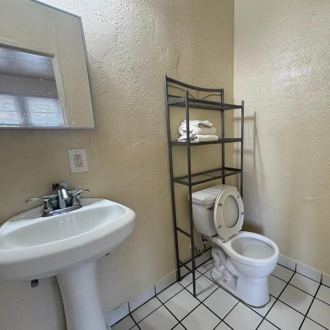 The Oaks Motel Thumbnail