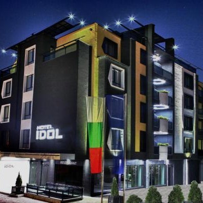Hotel Idol