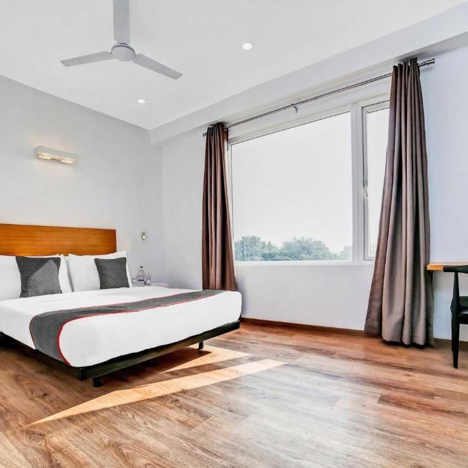 Hotel O Town House 1274 Patrakar Puram Thumbnail
