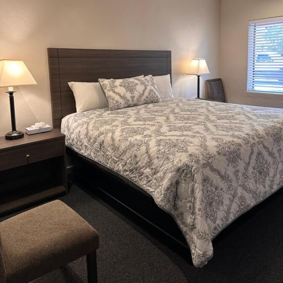 Lee Vining Motel Thumbnail