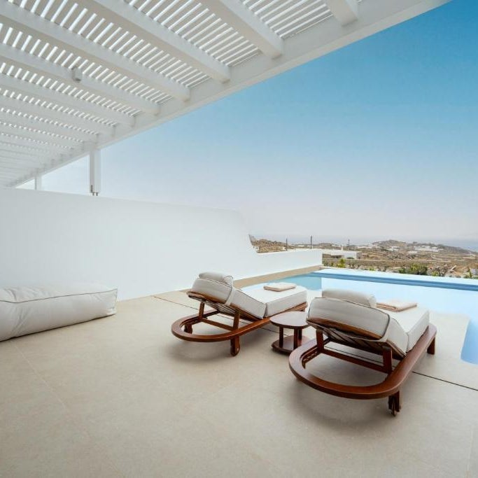 Muse οf Mykonos Thumbnail