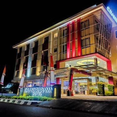 Grand Parama Hotel
