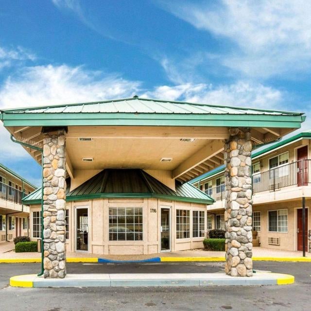 Quality Inn & Suites Minden Thumbnail