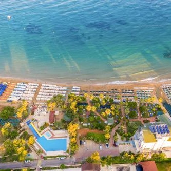 ARMAS GREEN FUGLA BEACH