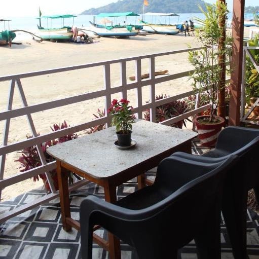 Lira Beach Place Thumbnail