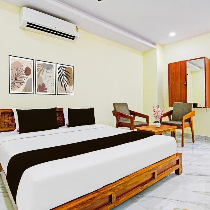 OYO Townhouse Dwarakanagar Near Gurudwara