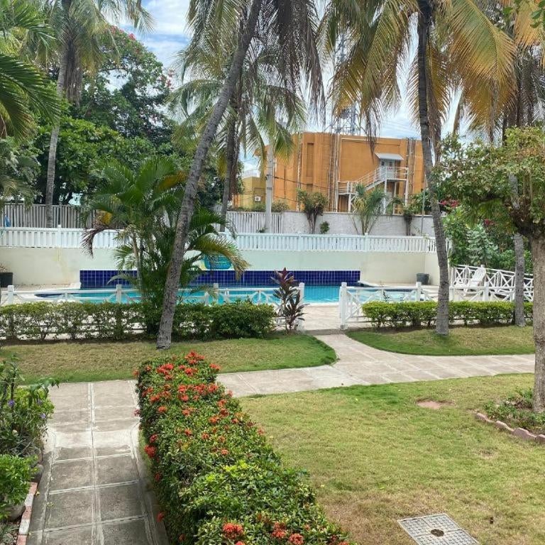 Finest Accommodation Renfrew Place Apt # 41 4--12 Renfrew Rd New Kgn Thumbnail
