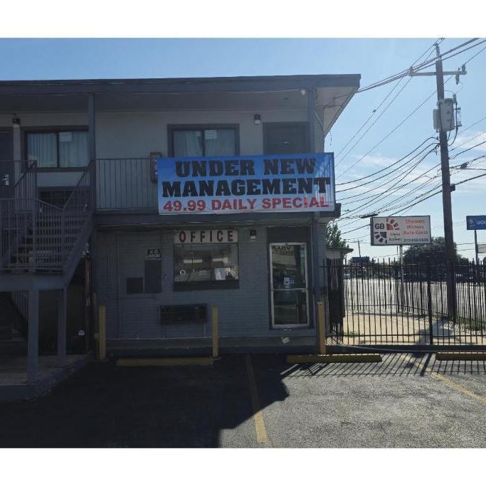 Super 7 Inn By OYO San Antonio NW Medical Center Thumbnail