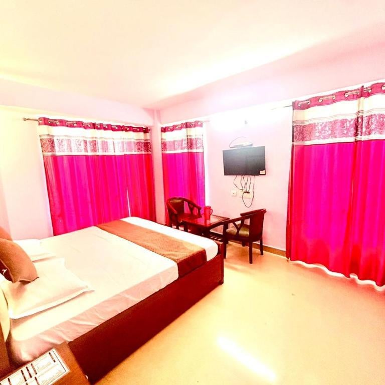 HOTEL HOWARD