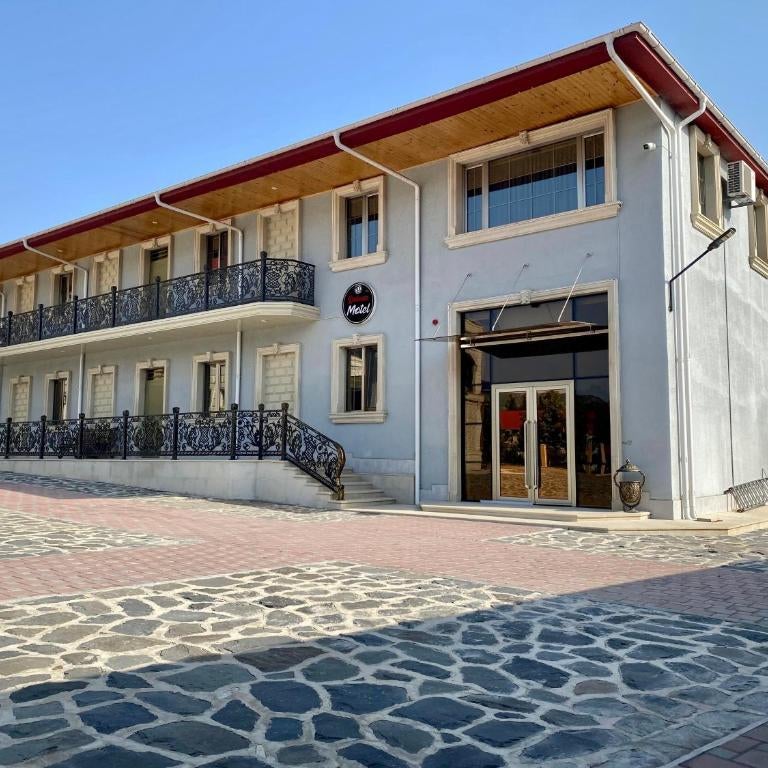 Deluxe Family Hotel Thumbnail