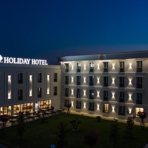 Holiday Hotel Thumbnail