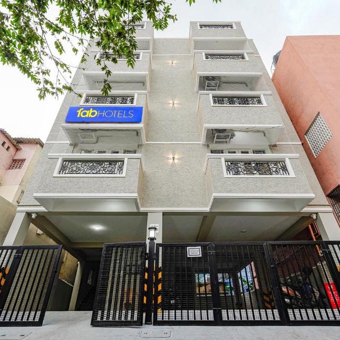 FabHotel Lucky Inn Grand Residency - OMR Thumbnail