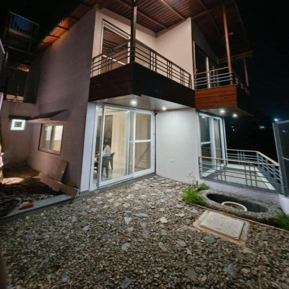 Shanti Kunjj Lake View Cottage