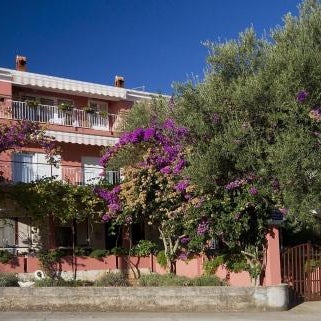 Apartments with parking space Poljana, Ugljan - 8473